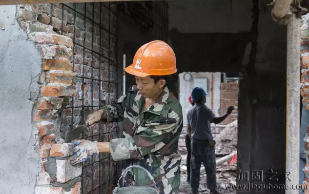 加固改造三百多套周轉(zhuǎn)房，蘭溪為貧困家庭的棚改征遷戶解憂