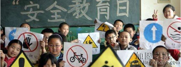 尿停電梯男孩恢復，電梯安全意識是最大的隱患。