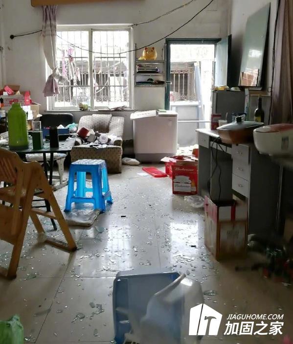 爆炸現(xiàn)場(chǎng)