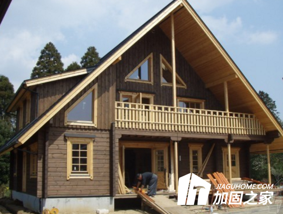 第一高木塔火災(zāi)，木結(jié)構(gòu)建筑需防火但也要做加固