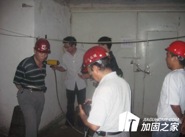 西班牙一平臺倒塌，房屋檢測值得引起注意!