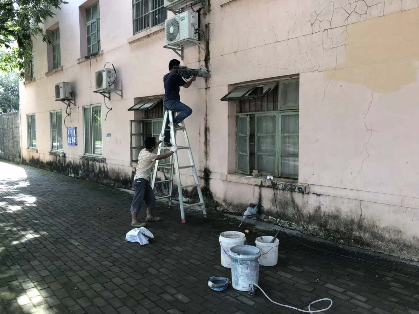 1536640338216971.jpg 415705856118682452.jpg