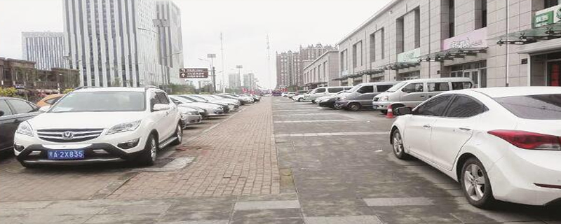 車不讓進小區(qū)能報警嗎