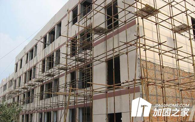 學(xué)?？拐鸺庸淌┕べM(fèi)用受哪些因素的影響?