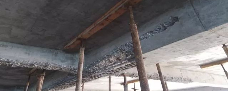 女兒墻該如何加固？