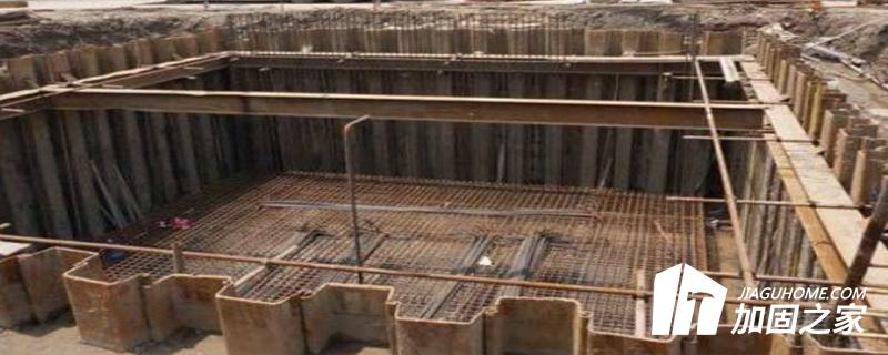 基坑圍護樁踢腳