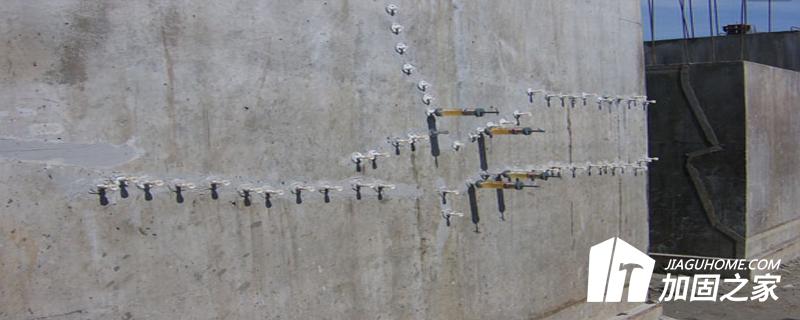 混凝土的裂縫應(yīng)該采用什么修補?
