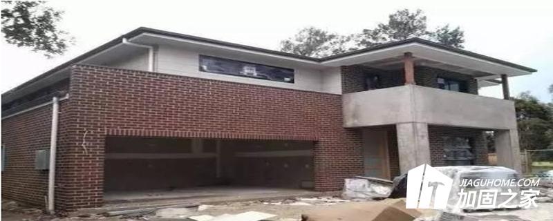 房屋基礎(chǔ)不均勻沉降導(dǎo)致的裂縫或傾斜，應(yīng)按以下步驟進行