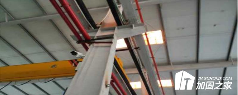 下列情況之一的現(xiàn)有構(gòu)筑物，應進行抗震鑒定