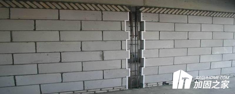 空心砌塊墻芯柱加固房屋墻體