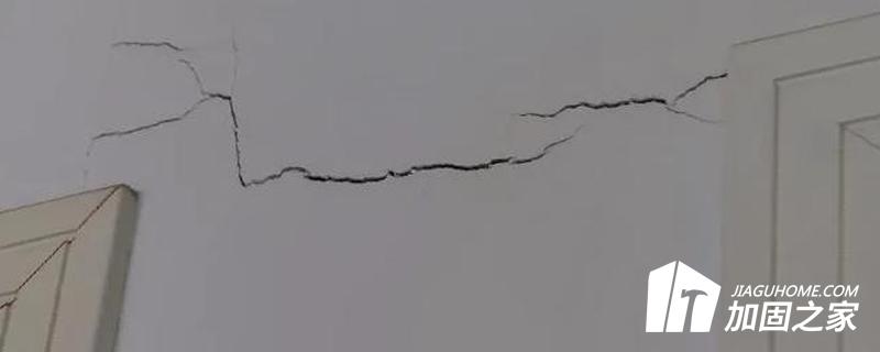 對(duì)于一些裂縫，可采用多種施工方法