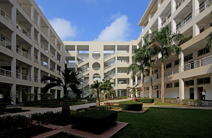 1626227251612491.jpg src=http-%2F%2Fwww.ikuku.cn%2Fwp-content%2Fuploads%2Fuser%2Fu0%2FPOST%2Fp127229%2F160413133528001-hainandaxue-disan-jiaoxuelou-xingzhenglou.jpg&refer=http-%2F%2Fwww.ikuku.jpg