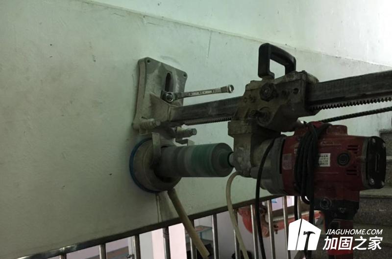 選用有相應(yīng)標(biāo)準(zhǔn)的檢測方法時，應(yīng)遵守下列規(guī)定