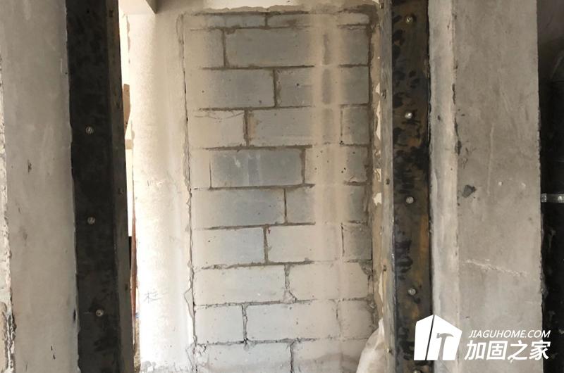 請(qǐng)不要擅自對(duì)房屋進(jìn)行加固改造!