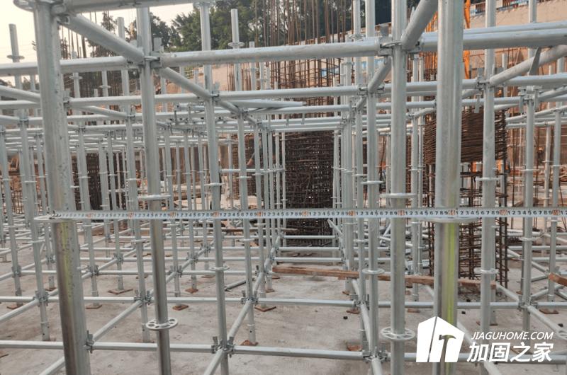 確定垂直載荷值時，增加壓縮構(gòu)件的承載能力涉及兩個方面