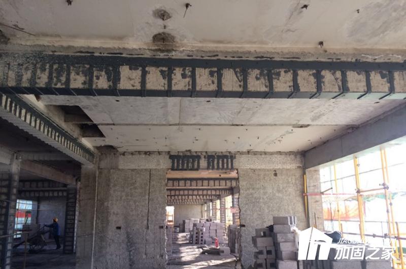 房梁開洞需謹(jǐn)慎，開洞后做好加固
