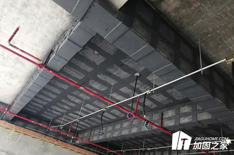 對(duì)碳纖維布與鋼板進(jìn)行換算，通過分析得出