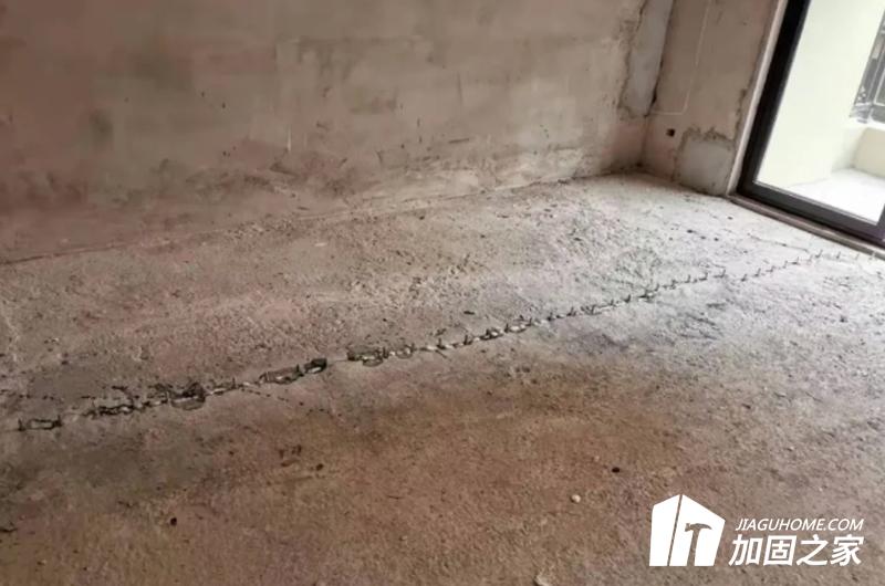 什么原因會(huì)造成樓板開(kāi)裂,怎么加固呢?