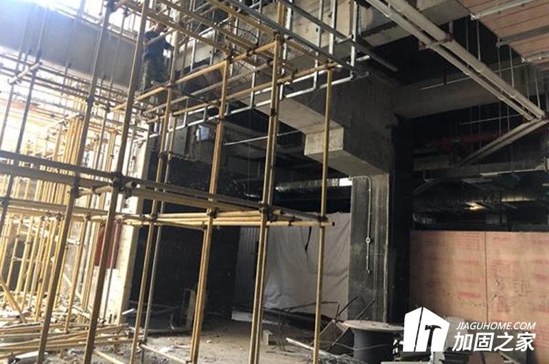 在建筑加固中，原材料有哪幾類?