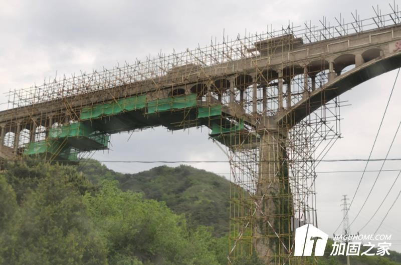 針對(duì)橋梁問題設(shè)計(jì)合適的加固方案