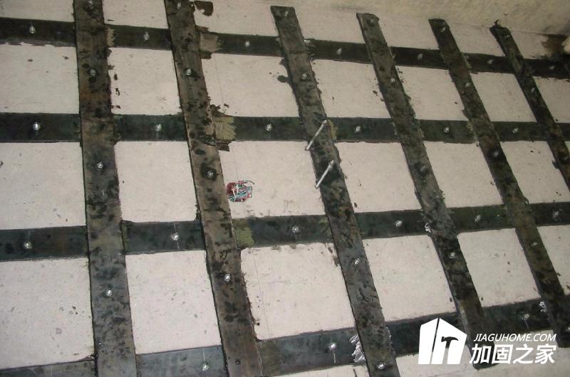 粘鋼加固很強大，施工要求需做好!