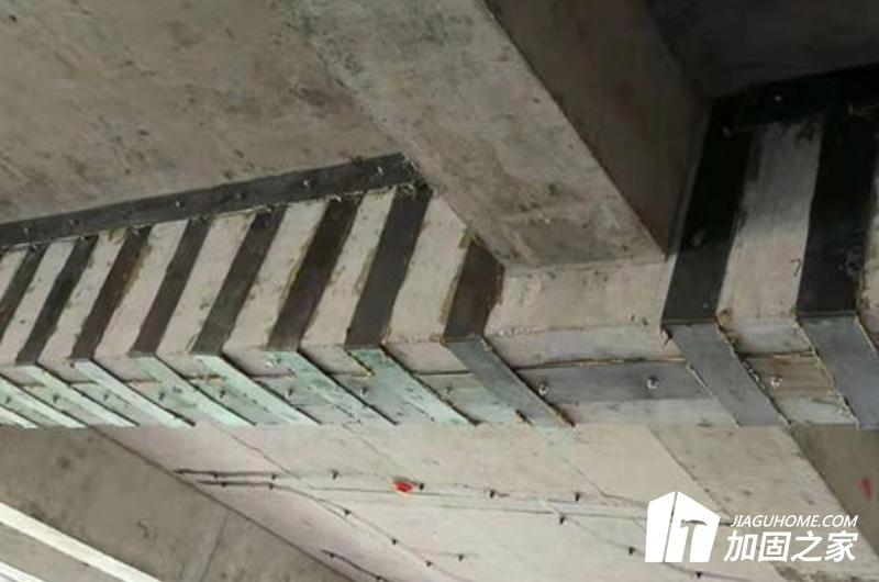 粘鋼加固適用性強(qiáng)，能夠靈活施工