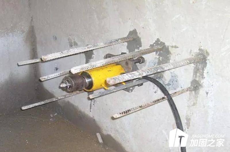 植筋作業(yè)時(shí)對(duì)植筋間距有什么要求？