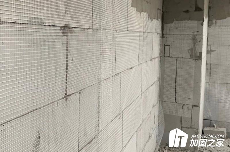 墻面裂縫找準原因，做好加固修補