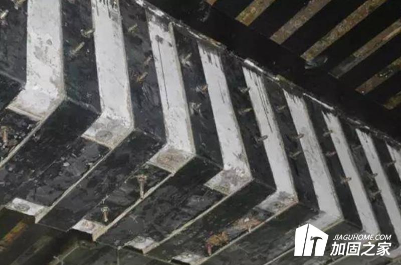 碳布與粘鋼的相似之處，可以從應(yīng)用領(lǐng)域上談起