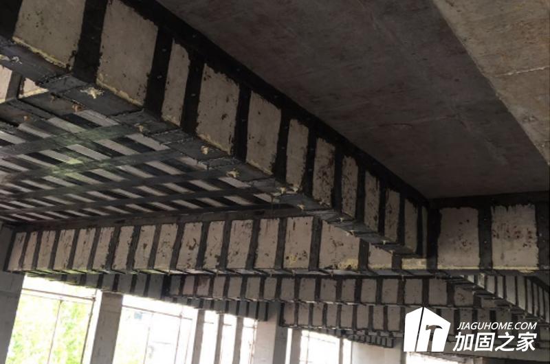 房子粘鋼加固在施工時難度系數(shù)低