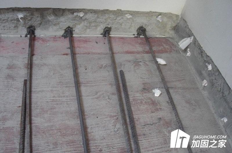 用支柱斜支撐、門架式斜支撐、斜拉撐等構(gòu)件構(gòu)成的支點為剛性交點