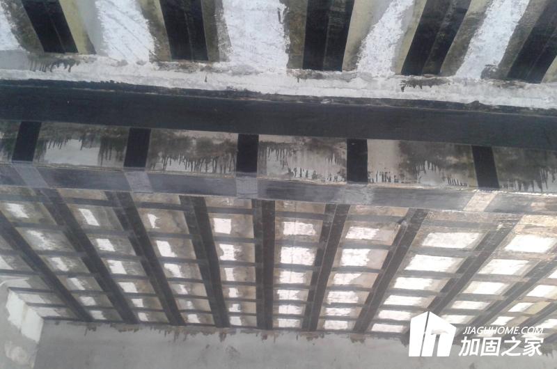 碳纖維加固工程施工周期時(shí)間短、省時(shí)省工