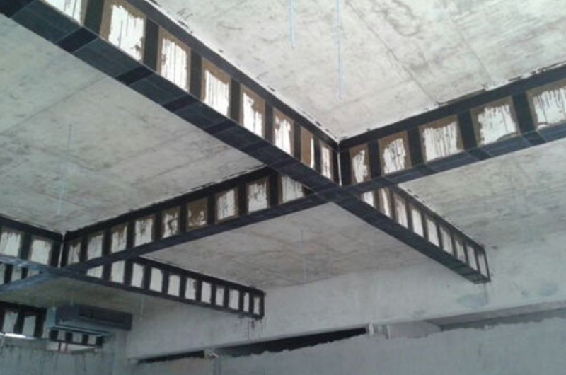 根據(jù)結(jié)構(gòu)評(píng)估的結(jié)果，制定相應(yīng)的建筑加固策略