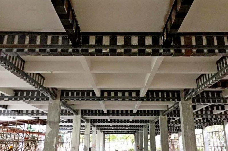 根據(jù)建筑物的功能和特點(diǎn)，選擇合適的加固方案