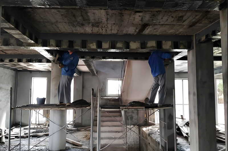 建筑加固工程能夠有效修復房屋結(jié)構(gòu)的損傷和缺陷