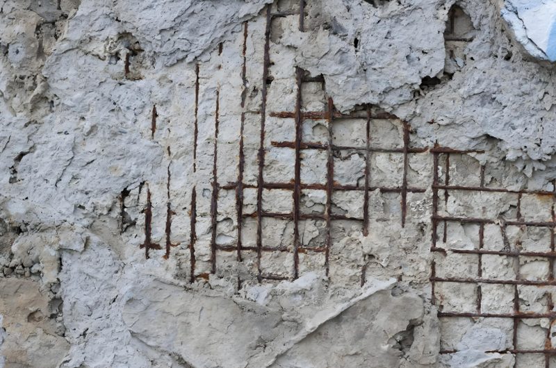 混凝土強(qiáng)度不足或鋼筋腐蝕