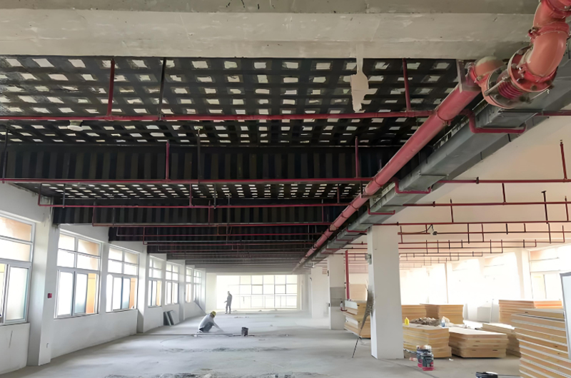 粘合碳纖維布可以限制裂縫的發(fā)展