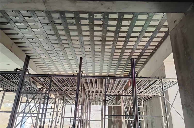 梁板采用粘鋼板加固