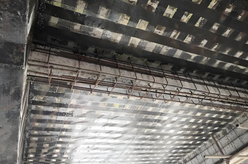 增設(shè)構(gòu)件加固法