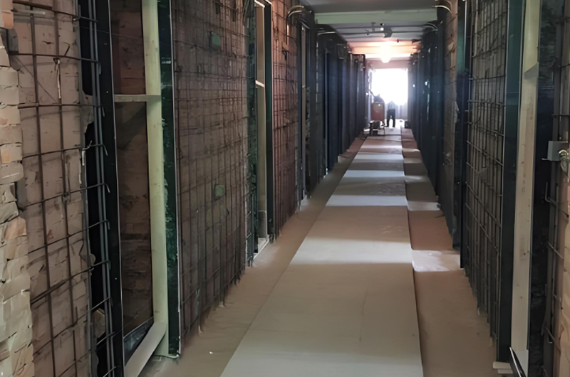 鋼筋網(wǎng)水泥砂漿面層加固墻體的施工步驟是什么?